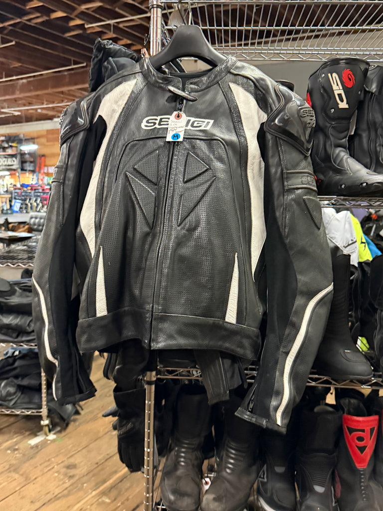 Sedici Leather Suit