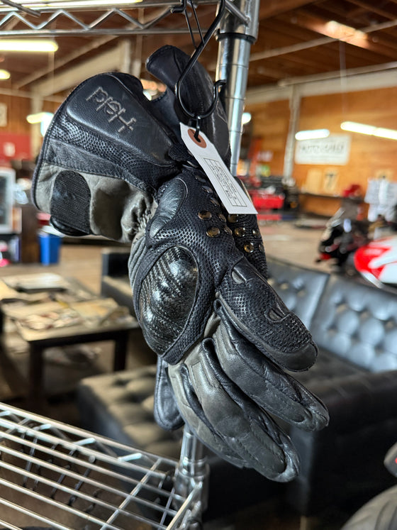 Held Gloves
