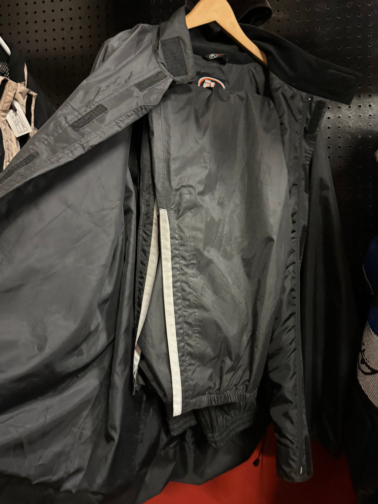 Rain suit