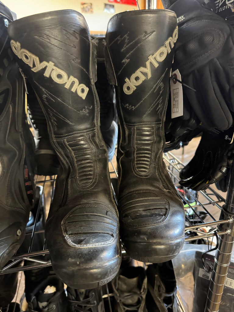 Daytona black leather boots