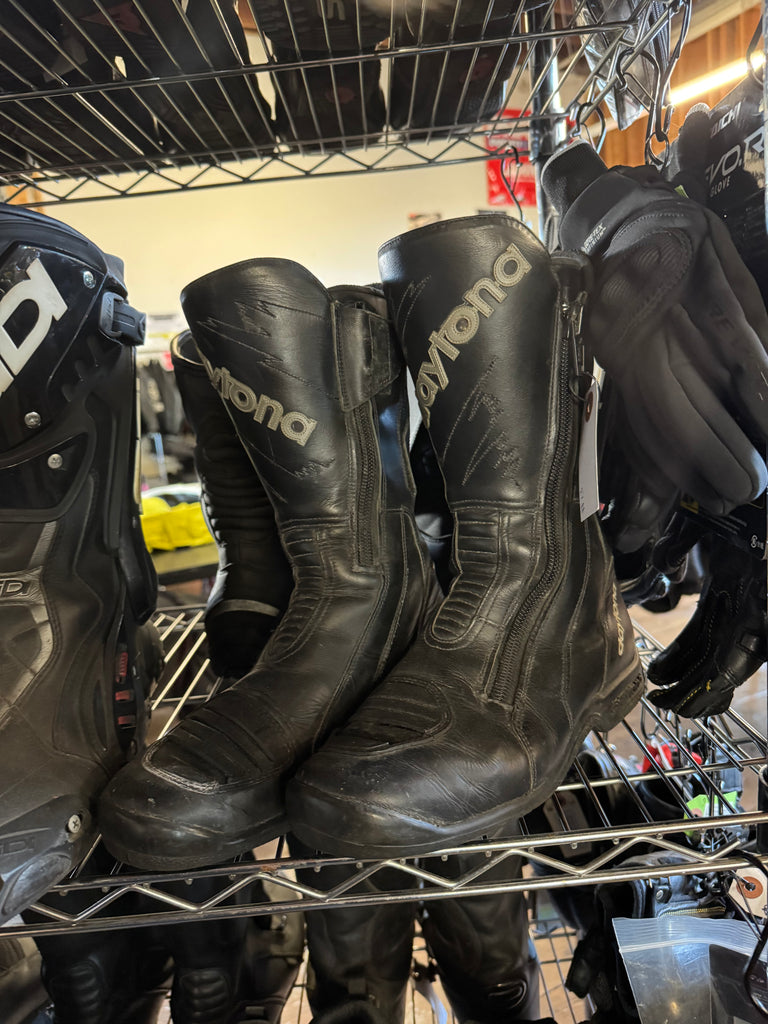Daytona black leather boots