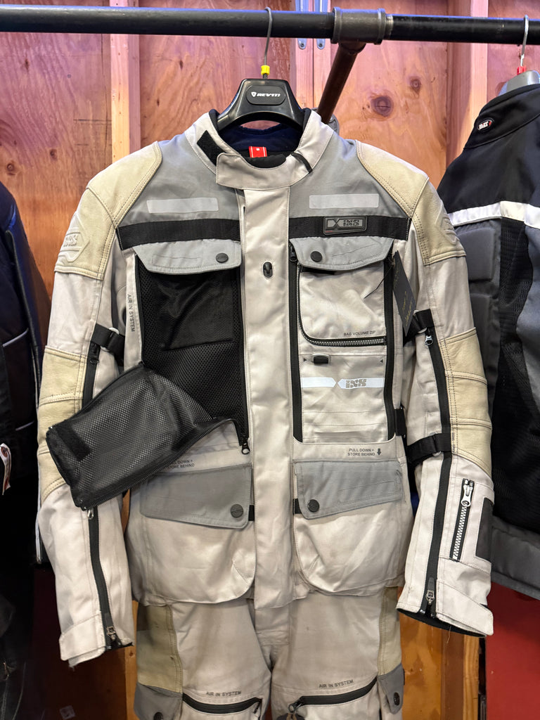 iXS Suit